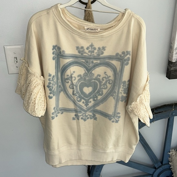 ⭐️NWOT Free People Doily Sweatshirt with Ruffled Sleeves⭐️ - Picture 3 of 6